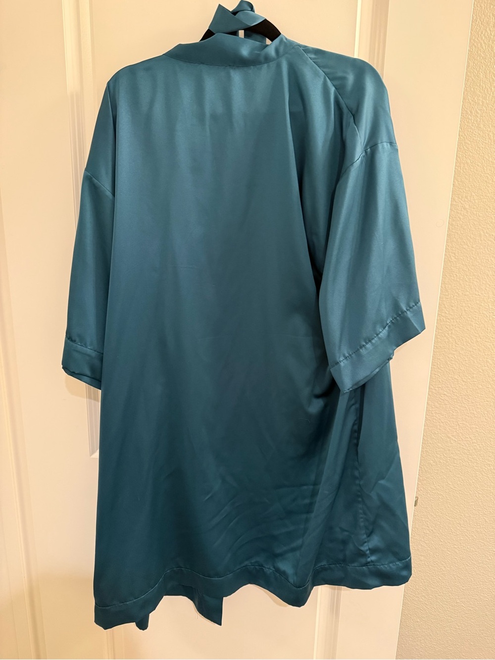 La Mer Silk Night Robe - Picture 2 of 2